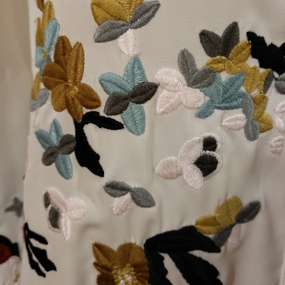 AZI Embroidered Blouse Size M Ladies - Picture 3 of 10